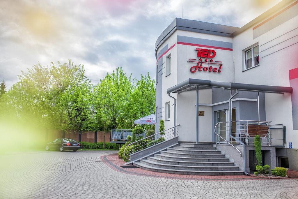 Hotel Ted Radomsko Exteriör bild