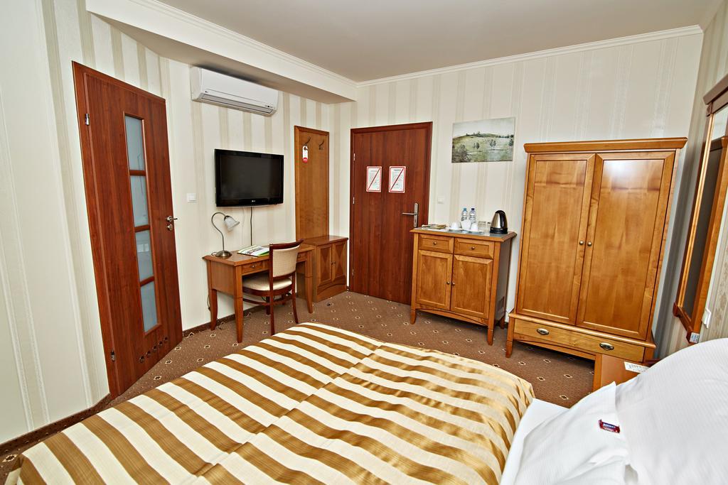 Hotel Ted Radomsko Rum bild