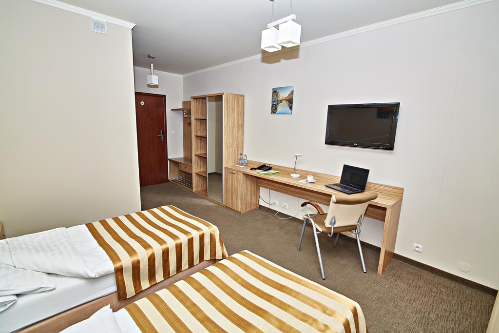 Hotel Ted Radomsko Exteriör bild